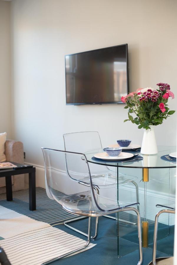 Capital Sloane Street Studio With Balcony Londen Buitenkant foto