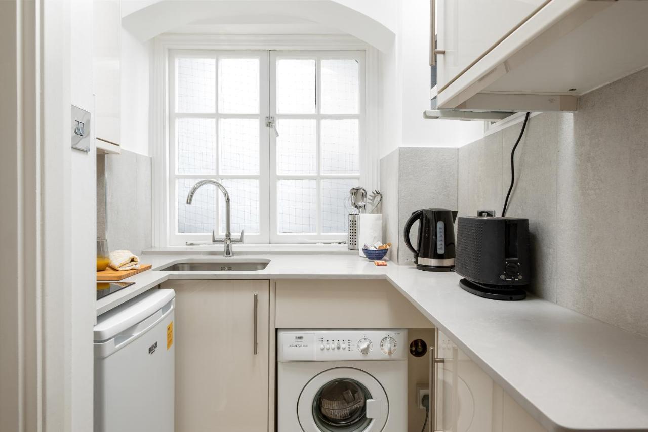 Capital Sloane Street Studio With Balcony Londen Buitenkant foto